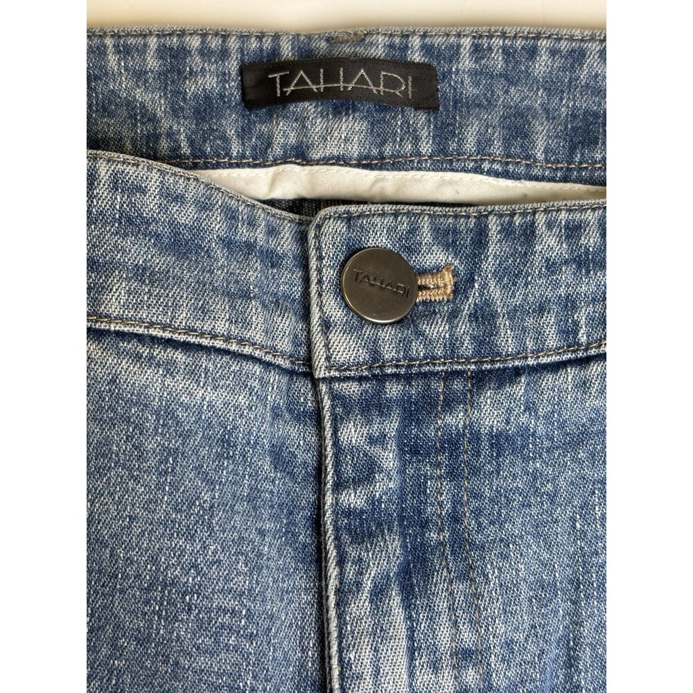Tahari Tailored Classic Bootcut Mid Rise Lightwash Jeans Size 6 - Picture 7 of 7